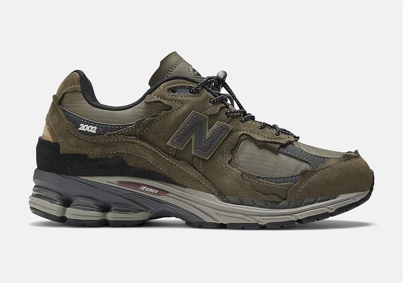 New Balance 2002R Protection